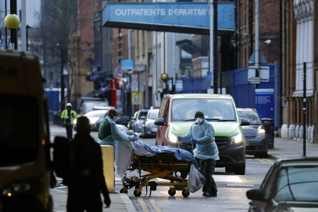 APTOPIX Virus Outbreak Britain